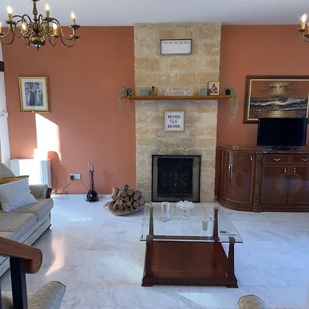 Dean's Mansion Holiday home Omodos
