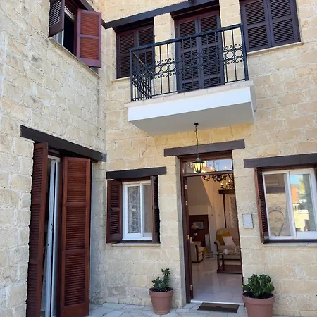 Dean's Mansion * Omodos